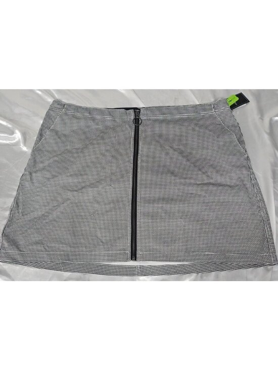 Volcom Dresses & Skirts - Volcom Womens Plus Size 18W Houndstooth Mini Skirt NWT Front Zip Black Academia